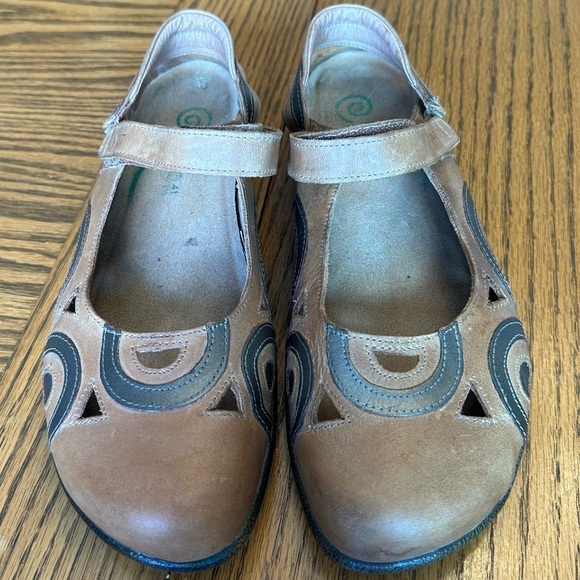 Naot Shoes - Naot Brown and Metallic Gray Leather Mary Jane Flats Heel & Ankle Velcro Straps
